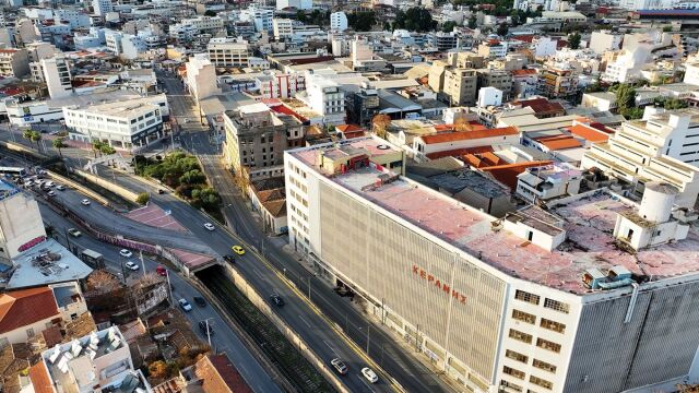 Κύμα επενδύσεων αλλάζει τον Πειραιά: Ποια κλειστά και αναξιοποίητα ακίνητα επιστρέφουν στον αστικό ιστό