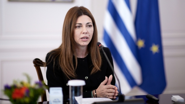 Θέμα παραίτησης της Σοφίας Ζαχαράκη στην κυβέρνηση - Λόγω έντονων αντιδράσεων για τα σχολικά βιβλία με αναφορές σε οικογένειες ομόφυλων ζευγαριών