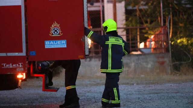 Φωτιά στο Ψυχικό: Τρεις ανήλικοι συνελήφθησαν για ρίψη κροτίδων