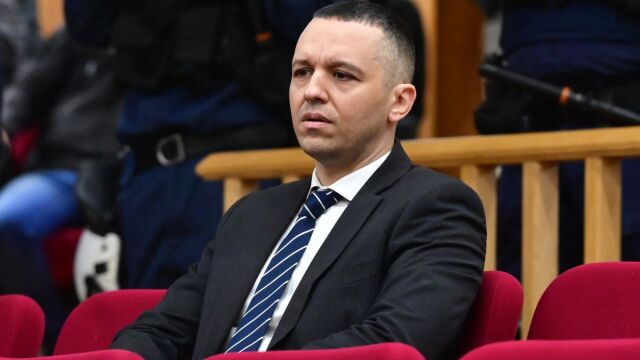 Ο Ηλίας Κασιδιάρης ετοιμάζεται για το επόμενο πολιτικό βήμα: Τι σημαίνει η αποφυλάκιση και ποιος ο ρόλος του κόμματος του αδελφού του - Όλο το παρασκήνιο 