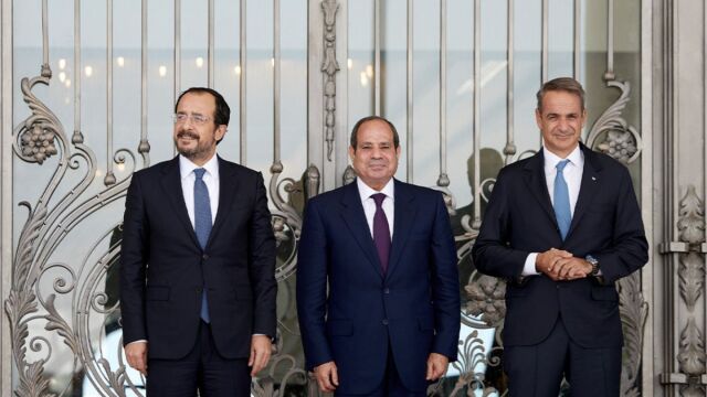 Ηχηρό μήνυμα στην Τουρκία από την τριμερή Ελλάδας, Κύπρου και Αιγύπτου: Η οριοθέτηση θαλάσσιων ζωνών πρέπει να στηρίζεται στη βάση του Διεθνούς Δικαίου