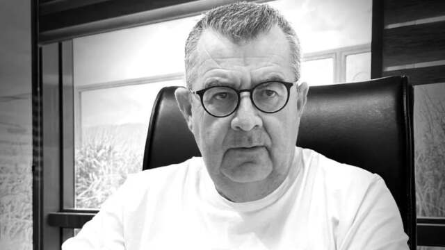 Η επετειακή ανάρτηση του Γιάννη Κουρτάκη που ξυπνά μνήμες από την 9η Σεπτεμβρίου 1993 και την πτώση της κυβέρνησης Μητσοτάκη - Γενέθλια μέρα για τον Αντώνη Σαμαρά