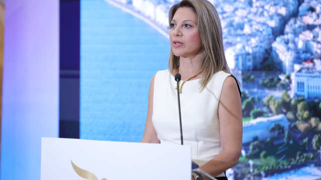 Καρυστιανού στη ΔΕΘ: Κατάργηση του άρθρου 86, 200 βουλευτές και νέο σύστημα για τις Πανελλαδικές - Τι προβλέπει το πρόγραμμα της Ελπίδας για τη Δημοκρατία που παρουσίασε