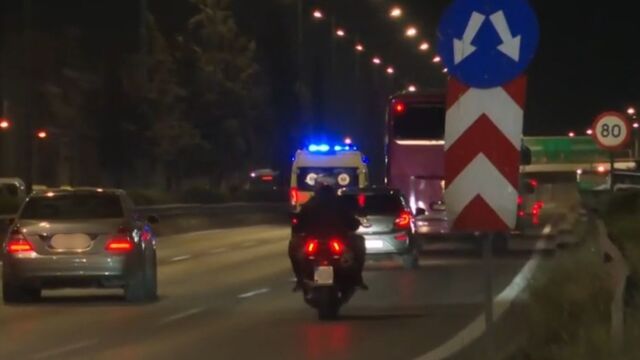 Τροχαίο στη Γλυφάδα: Πέντε σοβαρά τραυματίες μετά από ανατροπή ΙΧ - Ερευνάται η εμπλοκή δεύτερου οχήματος (Βίντεο)