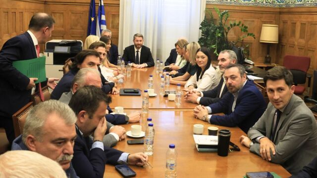 ΠΑΣΟΚ: Επενδύουν στον  Ανδρέα, για να... σωθούν - Ο Νίκος Ανδρουλάκης επαναφέρει την αλλαγή, αναζητώντας εκλογική επανεκκίνηση