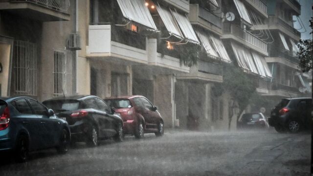 Καιρός: Αλλαγή σκηνικού με ισχυρές βροχές και τοπικές καταιγίδες - Ποιες περιοχές θα επηρεαστούν, οι οδηγίες της Πολιτικής Προστασίας