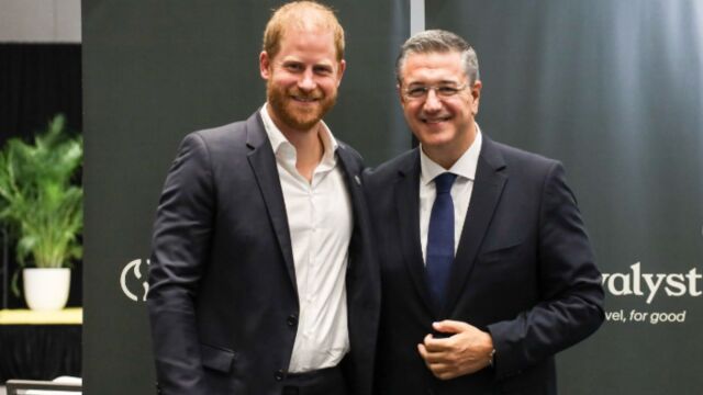 Συνάντηση Τζιτζικώστα με τον πρίγκιπα Χάρι στη Νέα Υόρκη: Κοινός μας στόχος να κάνουμε τον ευρωπαϊκό τουρισμό πιο βιώσιμο
