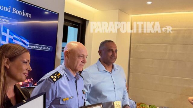  Η συγκινητική βράβευση των Ελλήνων πυροσβεστών από την πρέσβη του Ισραήλ - “Σας ευχαριστούμε για το θάρρος και τη δύναμή σας, είμαστε ενωμένοι” (Εικόνες)