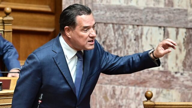 Αιχμηρό tweet Γεωργιάδη για την παρουσία Πολάκη στο Νοσοκομείο Χανίων: Δείτε τις φωτογραφίες, ούτε τρεις και ο κούκος (Eικόνες)