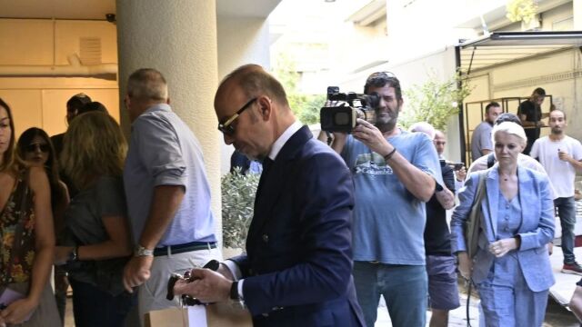 Θάνατος Γιώργου Μαζωνάκη: Συντετριμμένος δήλωσε ο 58χρονος γιατρός - Δεν είμαι απατεώνας, δεν έχω εμπλοκή με την υπόθεση (Βίντεο)