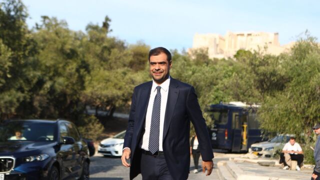 Πνύκα: Ποιοι έφτασαν πρώτοι ενόψει της ομιλίας του Μάρκο Ρούμπιο (Εικόνες)