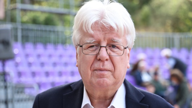 Άδειασμα Σιακαντάρη στον Μπαλατσούκα: Οι αναρτήσεις με τους Μητσοτάκη & Ανδρουλάκη αγκαλιά είναι θλιβερές όπως θα ήταν και με Μητσοτάκη - Τσίπρα