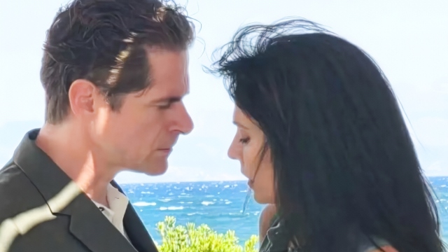 Μια Νύχτα Μόνο Spoiler:  Ο Οδυσσέας γονατίζει μπροστά στην Αρετή - Θέλω να παντρευτούμε! (Βίντεο)