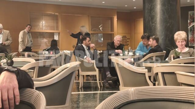 Η συνάντηση Ανδρουλάκη  Χριστοδουλάκη στην Κεντρική Επιτροπή που προκάλεσε αίσθηση και συζητήσεις μεταξύ βουλευτών και στελεχών (Εικόνα)