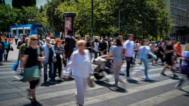 Τι αλλάζει σε συντάξεις και εισφορές το 2025: Νέος τρόπος υπολογισµού των ανταποδοτικών και των κρατήσεων για ελεύθερους επαγγελµατίες και αγρότες
