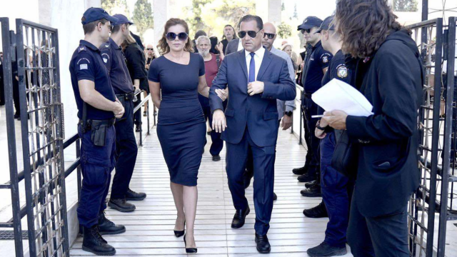 Στην κηδεία της Λένας Σαμαρά ο Άδωνις Γεωργιάδης - Γιατί έφτασε μετά την έναρξή της