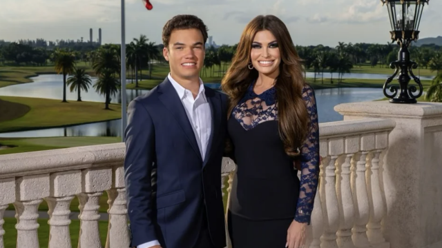 Κίμπερλι Γκίλφοϊλ: Ποιος θα βρίσκεται στο πλευρό της στην Αθήνα - Ο 19χρονος γιος της Ρόναν με τον οποίο είναι αχώριστοι (Εικόνες)