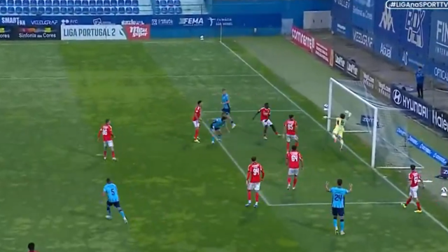 Απίστευτη απόκρουση: 19χρονος γκολκίπερ έσπασε κάθε νόμο της φύσης για να μην ισοφαρίσουν την ομάδα του (Βίντεο)