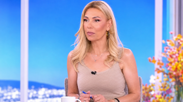 Τίνα Μεσσαροπούλου: Η φωτογραφία με τον Γιώργο Μυλωνάκη και τους γιους τους για τη Γιορτή του Πατέρα (Εικόνες)