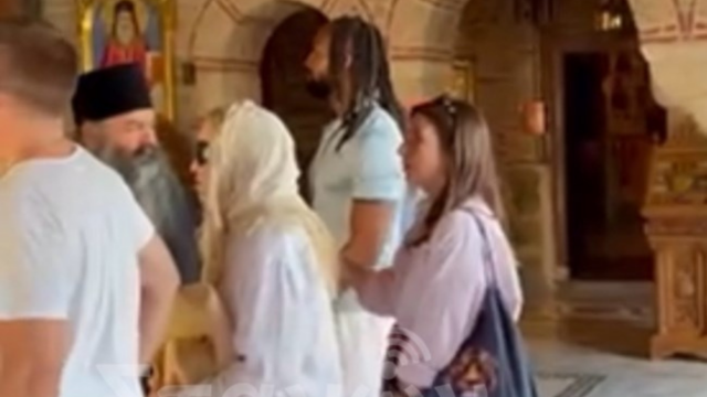 Η Madonna στα Μετέωρα: Επισκέφθηκε τη Μονή Βαρλαάμ - Η τρίωρη παραμονή και η συζήτηση με τον Ηγούμενο (Βίντεο & Εικόνες)