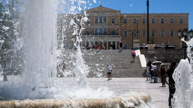 Καιρός: Μέχρι πότε θα διαρκέσει ο καύσωνας - Η κορύφωση του κύματος ζέστης