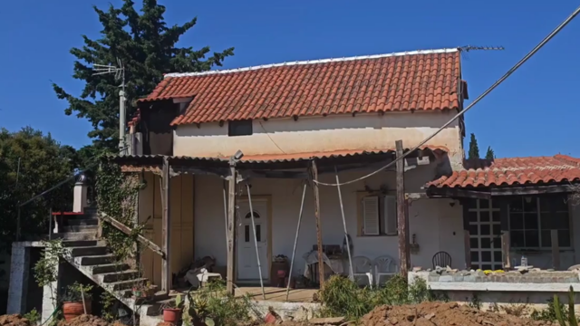 Νέα Μάκρη: Δεν συνελήφθη η γυναίκα που ομολόγησε ότι έθαψε τη μητέρα της για τη σύνταξη - Πώς αποκαλύφθηκε η υπόθεση