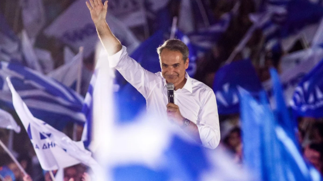 Νέα Δημοκρατία: Γενέθλια με πυρσό, κουίζ, ψηφιακή διαδρομή στον χρόνο και μήνυμα Μητσοτάκη για ενότητα - Όλα όσα θα γίνουν στην εκδήλωση για τα 52 χρόνια του κόμματος