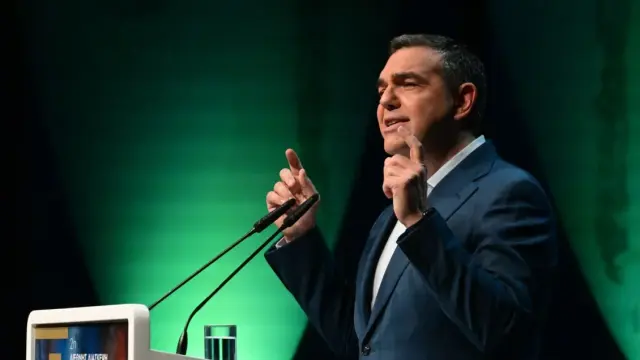 Επιχείρηση Rebranding Τσίπρα: Τι συμβουλεύουν τον πρώην πρωθυπουργό οι Γάλλοι της Publicis και τι λένε οι διατελέσαντες υπουργοί του
