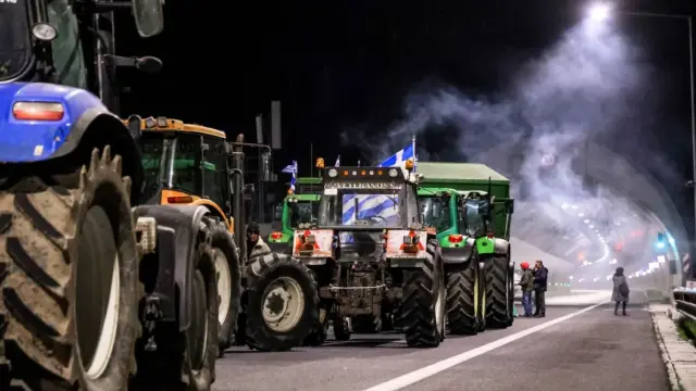 Αγρότες: Τίναξαν στον αέρα τη συνάντηση με Μητσοτάκη οι σκληροί των μπλόκων της Θεσσαλίας - Σχεδιάζουν κλιμάκωση με νέα μπλόκα