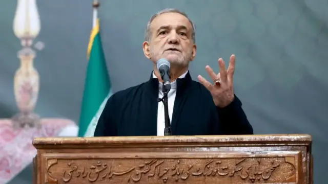 Iran International: Ο Πεζεσκιάν έστειλε επιστολή παραίτησης στον Μοτζτάμπα Χαμενεΐ
