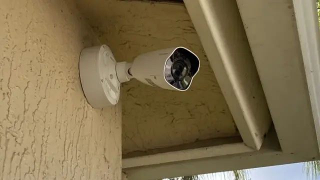 Κάμερες στο σπίτι: Πότε είναι νόμιμες και πότε επιφέρουν κυρώσεις