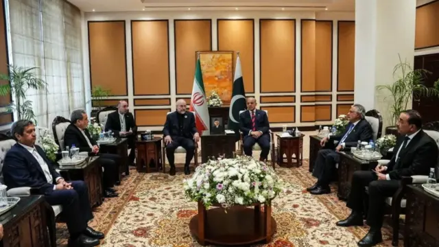 Ολοκληρώθηκε η πρώτη φάση των απευθείας συνομιλιών ΗΠΑ  Ιράν στο Πακιστάν - Συζητήθηκε ξεπάγωμα ιρανικών περιουσιακών στοιχείων, λέει το Al Jazeera