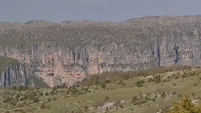 Ζαγοροχώρια: Επικίνδυνη καθίζηση εδάφους σε μονοπάτι που οδηγεί σε γκρεμό 200 μέτρων (Βίντεο)