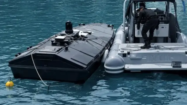 Θαλάσσιο drone στη Λευκάδα: Τα σενάρια για επίθεση-καμικάζι στον σκιώδη ρωσικό στόλο και το ναυάγιο στην Άνδρο - Τι αποκαλύπτουν διεθνή μέσα για το μυστηριώδες σκάφος