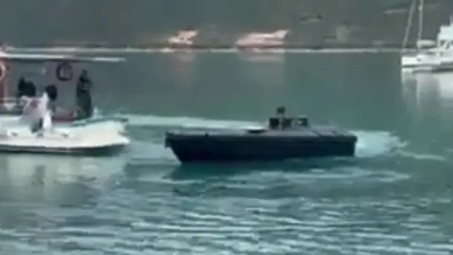 Λευκάδα: Εξουδετερώθηκε το θαλάσσιο drone, ελεγχόμενη έκρηξη στον Αστακό - Πυροτεχνουργοί ψάχνουν την ταυτότητα και την προέλευσή του (Βίντεο)