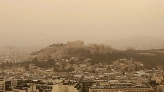 Καιρός: Αφρικανική σκόνη και 30άρια, πότε κορυφώνεται η ζέστη - 