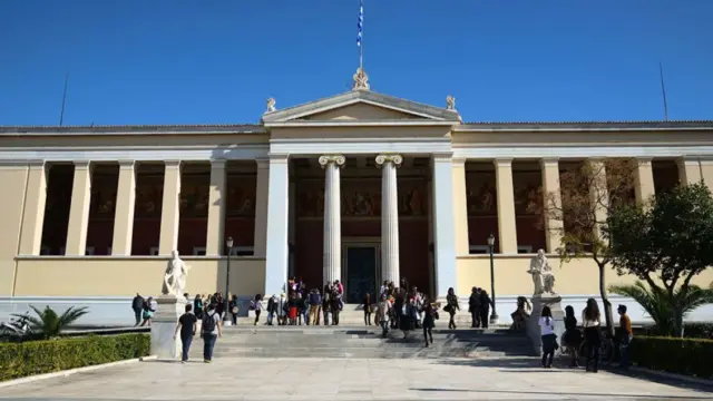 Μεταπτυχιακά 2026: Άνοιξαν οι αιτήσεις στα ελληνικά πανεπιστήμια - Δείτε προγράμματα, προθεσμίες και διαδικασία εγγραφής