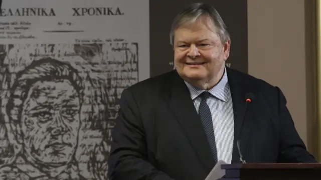 Ο συγκινητικός αποχαιρετισμός του Ευάγγελου Βενιζέλου στον Κωνσταντίνο Τσουκαλά: Μοιραστήκαμε το ίδιο γραφείο και την ίδια τήβεννο, κατάφερε να μείνει πάντα νέος