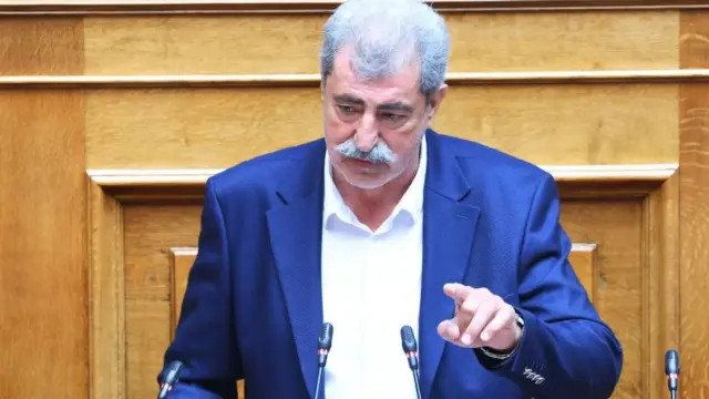 Παύλος Πολάκης για Ντόρα Μπακογιάννη: Καλώς τήνε κι ας άργησε, δεν βγάζει έδρα η ΝΔ και ετοιμάζεται να κόψει ρόδα μυρωμένα (Βίντεο)