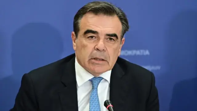 Κυβερνητικές τριβές για το μπαλάκι από υπουργό σε υπουργό: Οι χειρισμοί Σχοινά και η καθυστέρηση στη διαπραγμάτευση με τους αλιείς