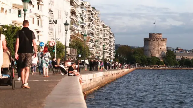 Θεσσαλονίκη: Ερωτική συνεύρεση κατέληξε σε καβγά και αιματηρό επεισόδιο - 25χρονος δέχθηκε χτύπημα με τούβλο